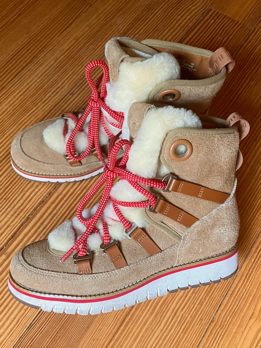 NWOB Cole Haan ZeroGrand Luxe Water Resistant
Shearling Hiker in Whiskey Sz 6